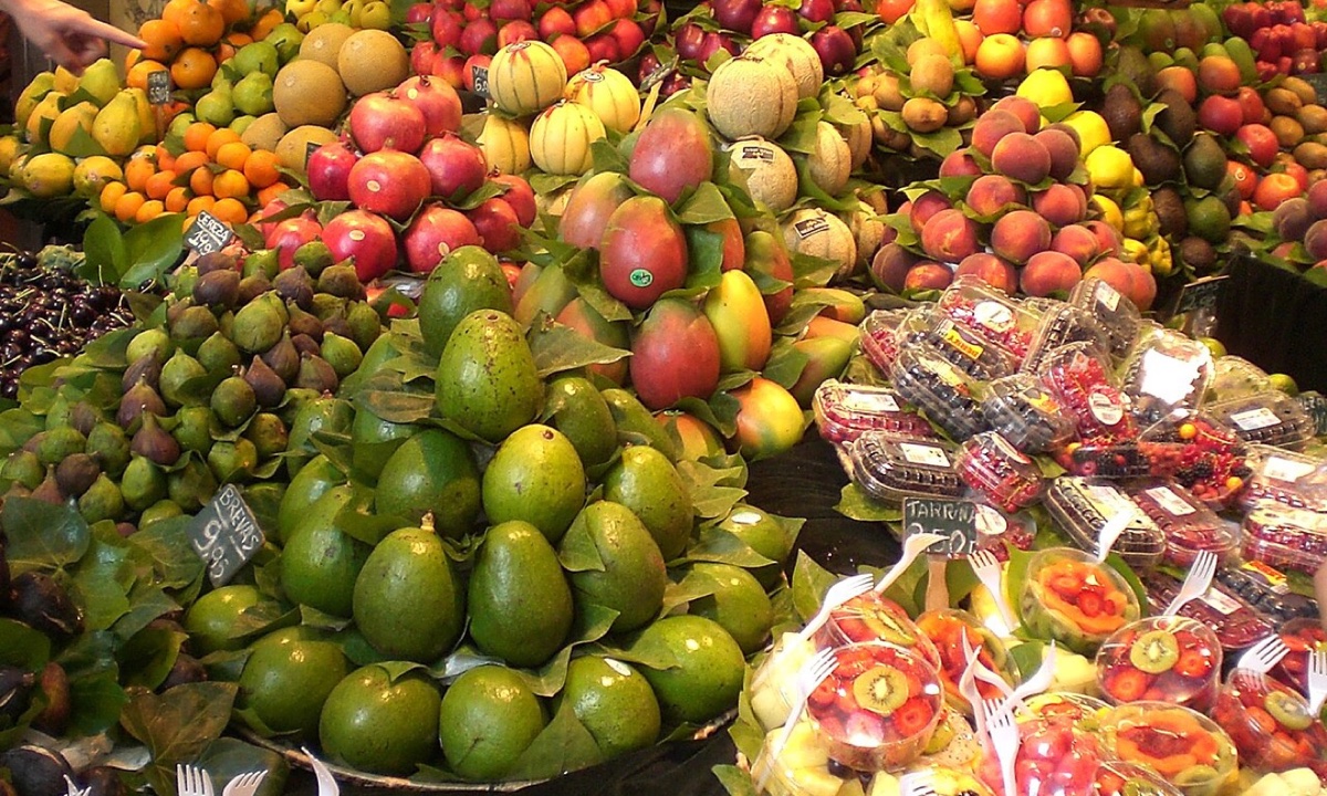 La Boqueria market stalls